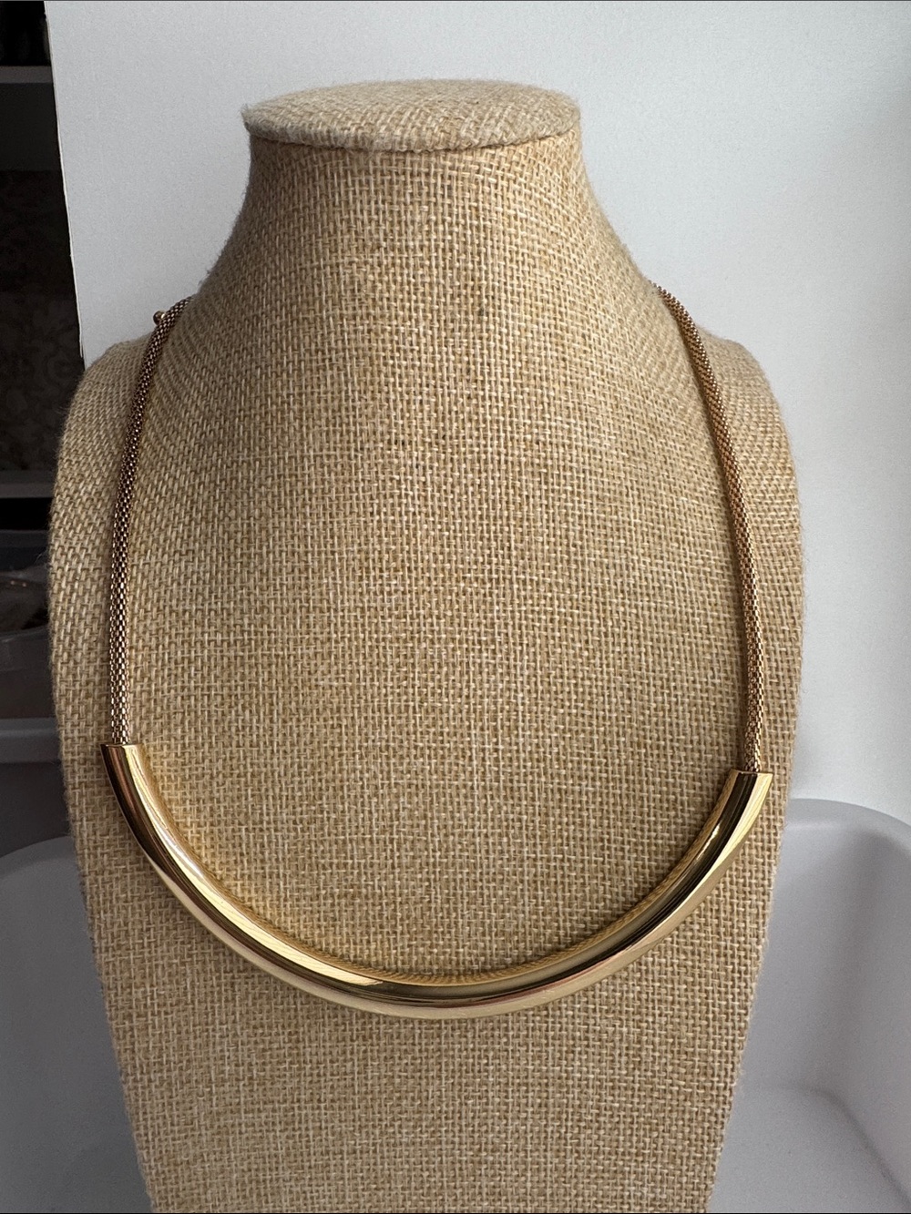 Curved Bar Necklace Women’s Jewelry